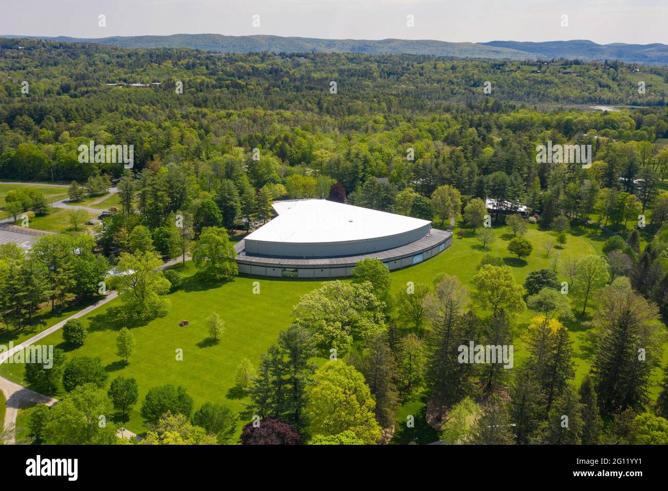 Koussevitzky Music Shed, Tanglewood, Boston Symphony Orchestra, Lenox, Massachusetts Stock Photo - Alamy Koussevitzky Music Shed, Tanglewood, Boston Symphony Orchestra, Lenox, Massachusetts Stock Photo - Alamy
