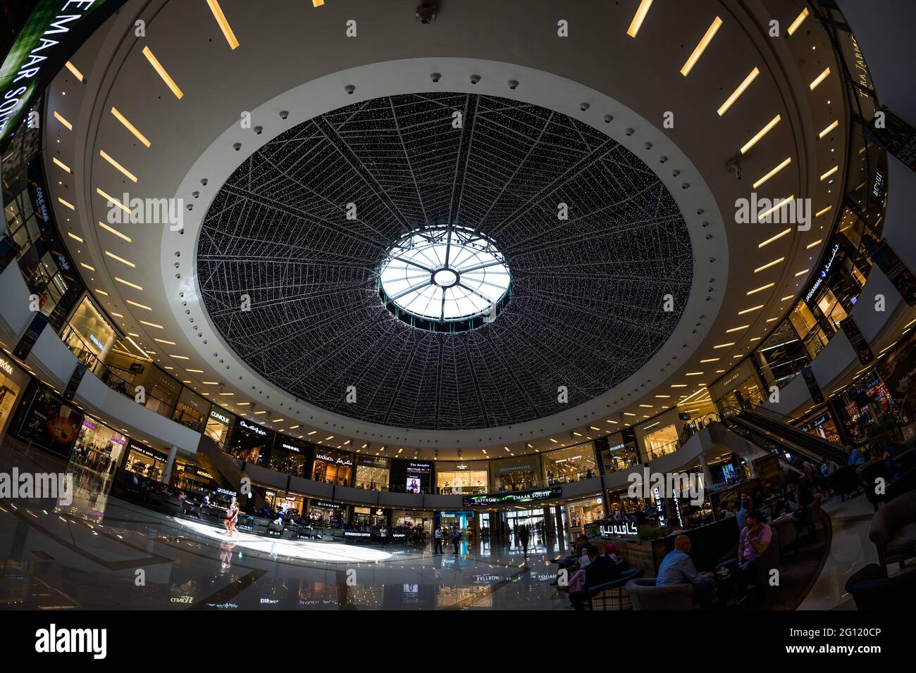 The interior of marina mall in dubai Stock Photo Alamy