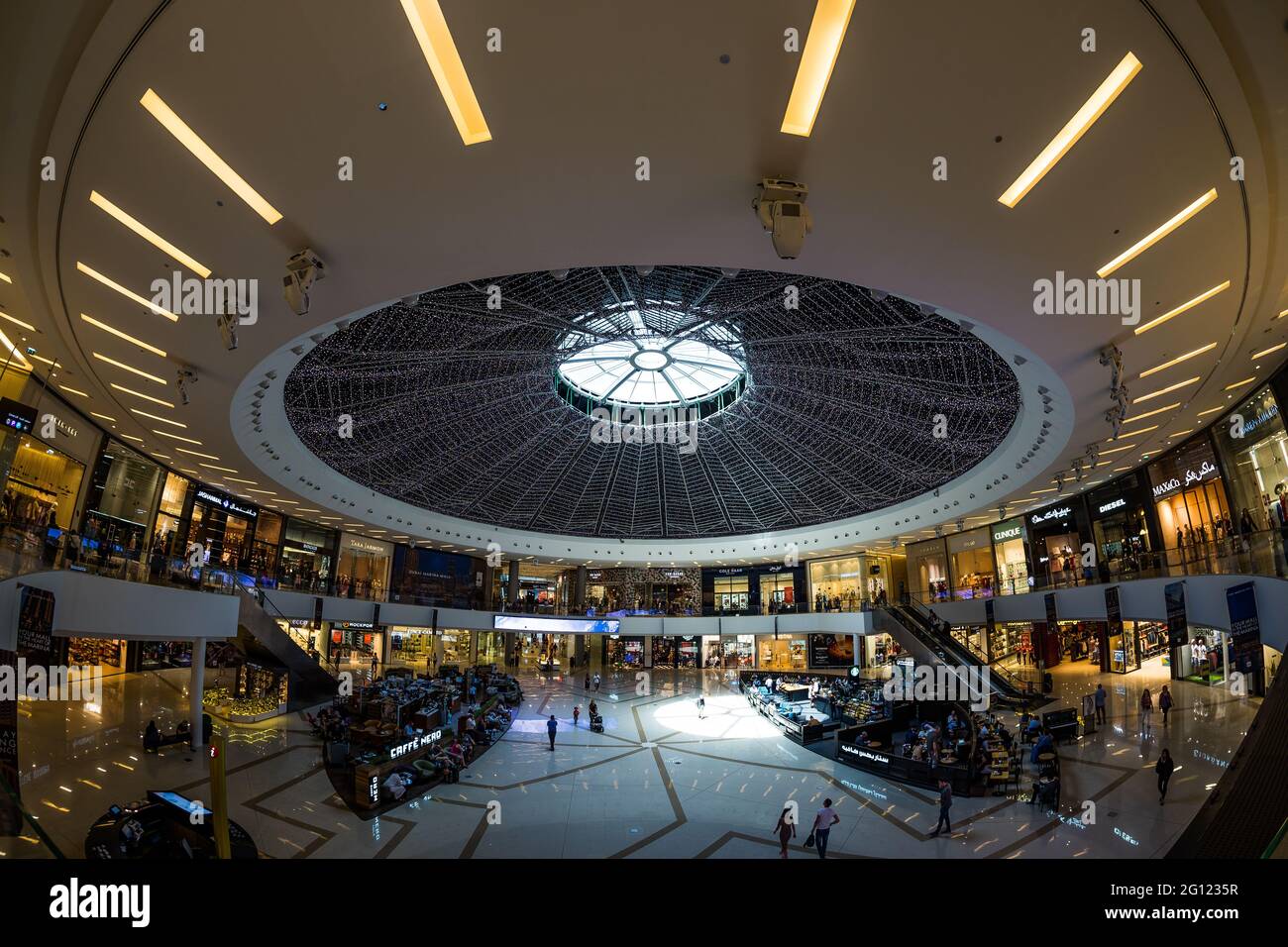 The interior of marina mall in dubai Stock Photo Alamy