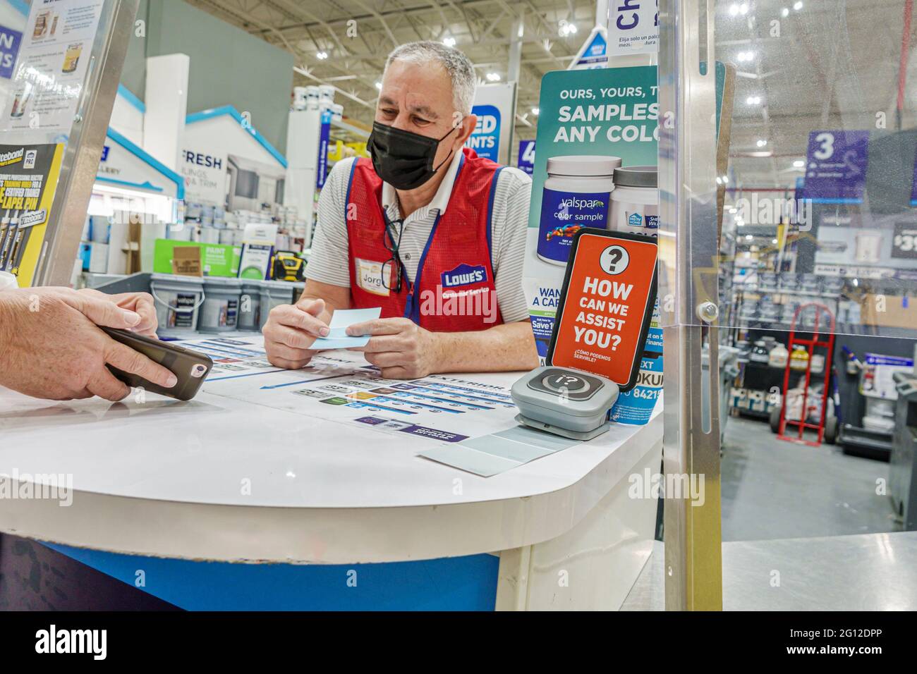 Hardware counter hires stock photography and images Alamy