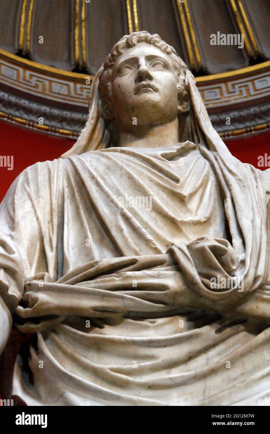 View of an ancient roman statue in the Vatican museums Stock Photo Alamy