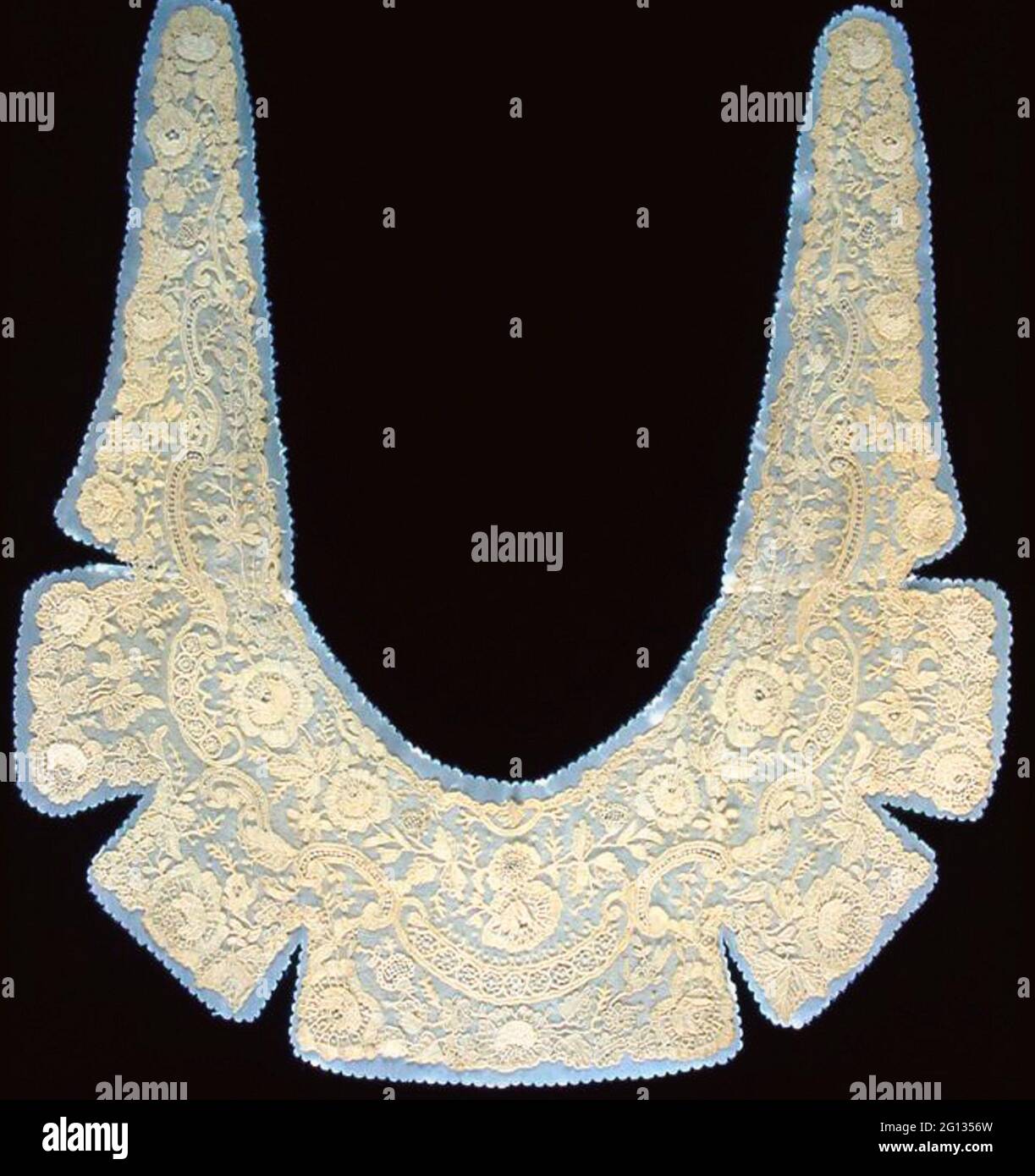 Collar - 1880/90 - Belgium. Cotton, needle lace of a type known as - - Point de Gaze - -. 1880 - 1890. Stock Photo