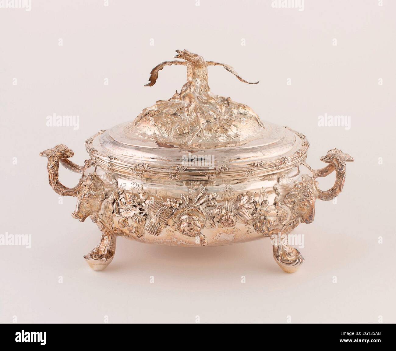 Author: Peter Archambo, I. Tureen with Cover - 1745/46 - Peter Archambo I English, 1680-1768 London, England. Silver. 1745 - 1746. Stock Photo