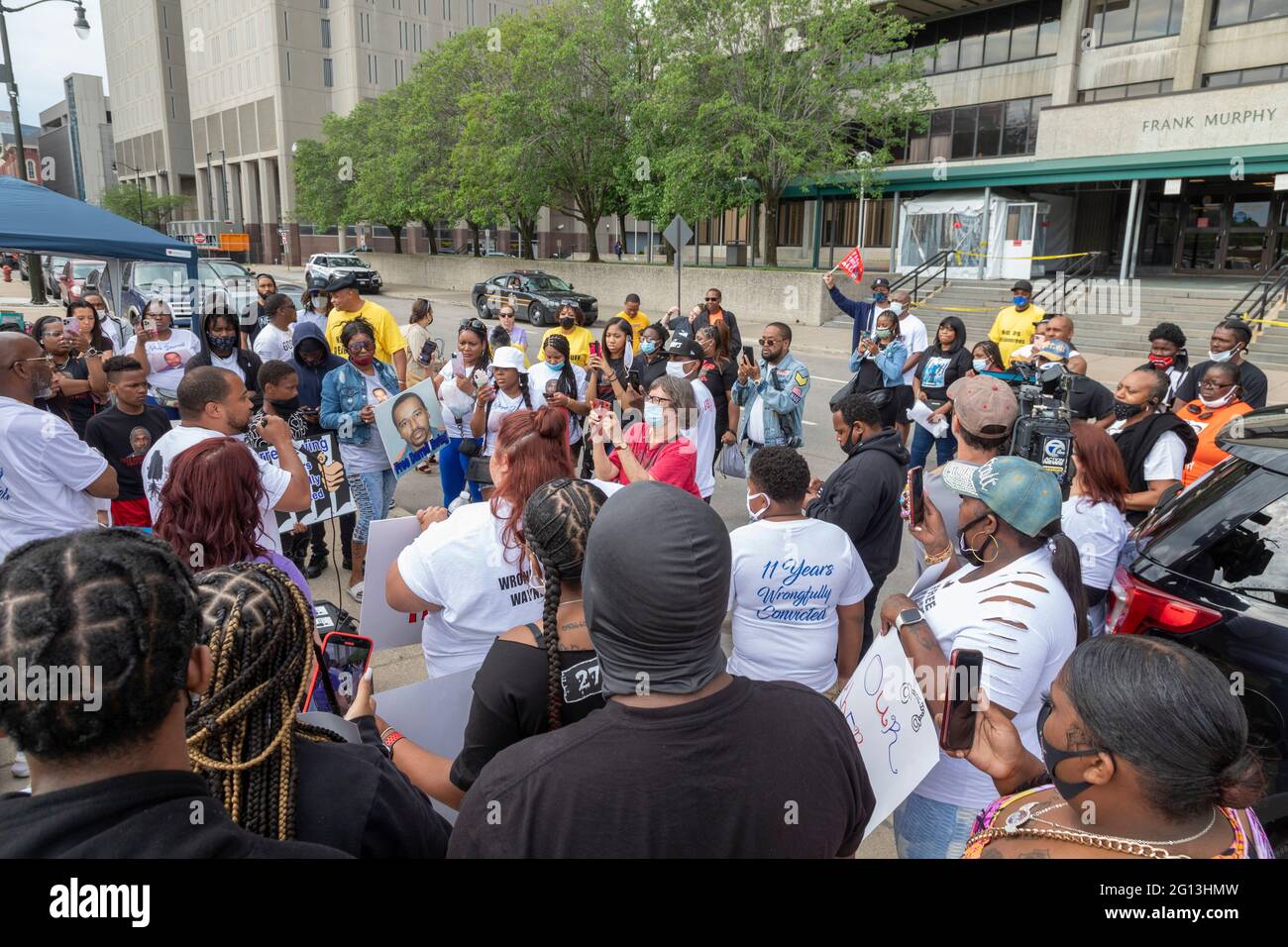 Detroit, Michigan, USA. 4th June, 2021. Family and friends of prisoners they say were wrongfully convicted rally outside the criminal courts building, the Frank Murphy Hall of Justice. Credit: Jim West/Alamy Live News Stock Photo