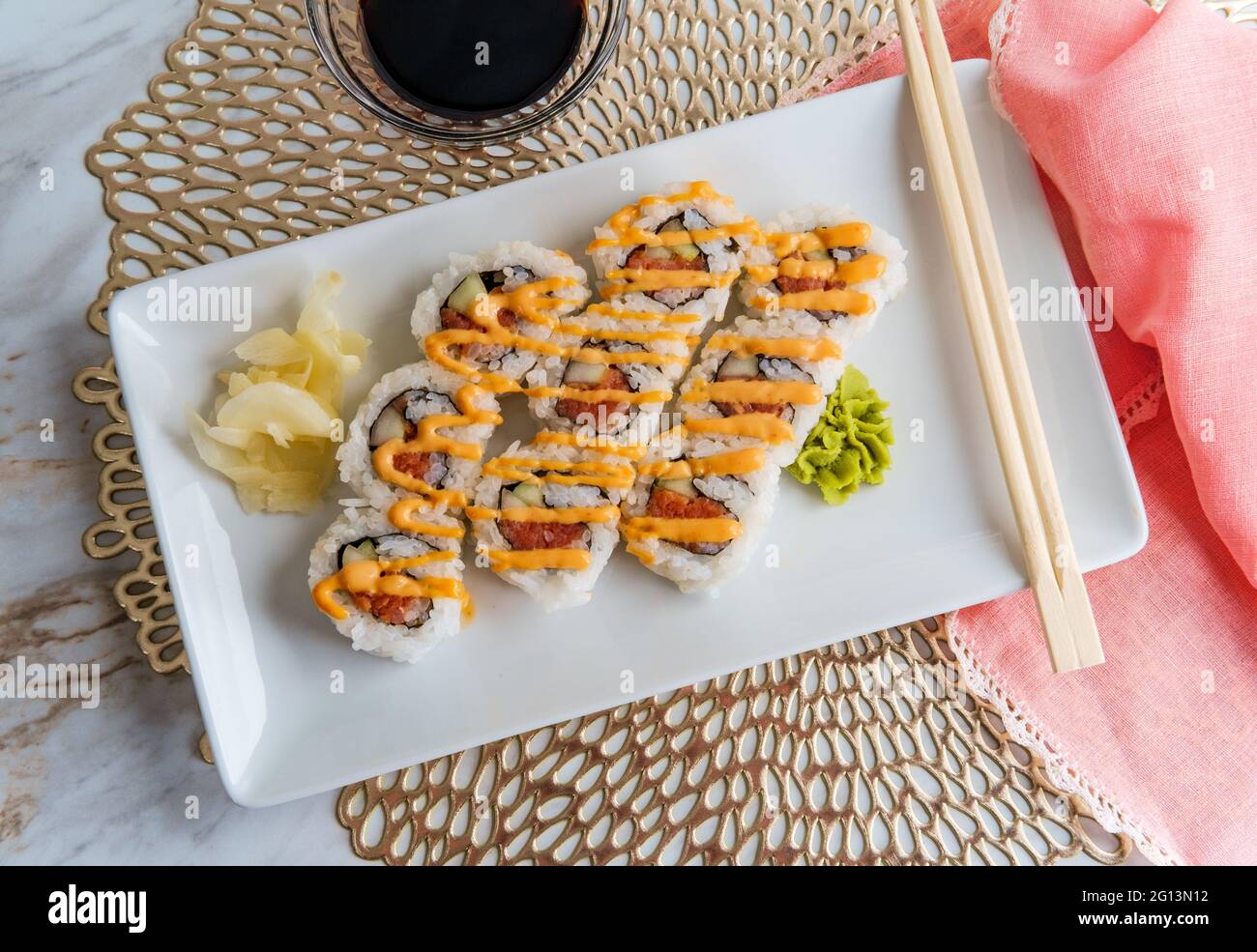 Japanese salmon sushi with spicy sriracha kewpie mayonnaise Stock Photo -  Alamy