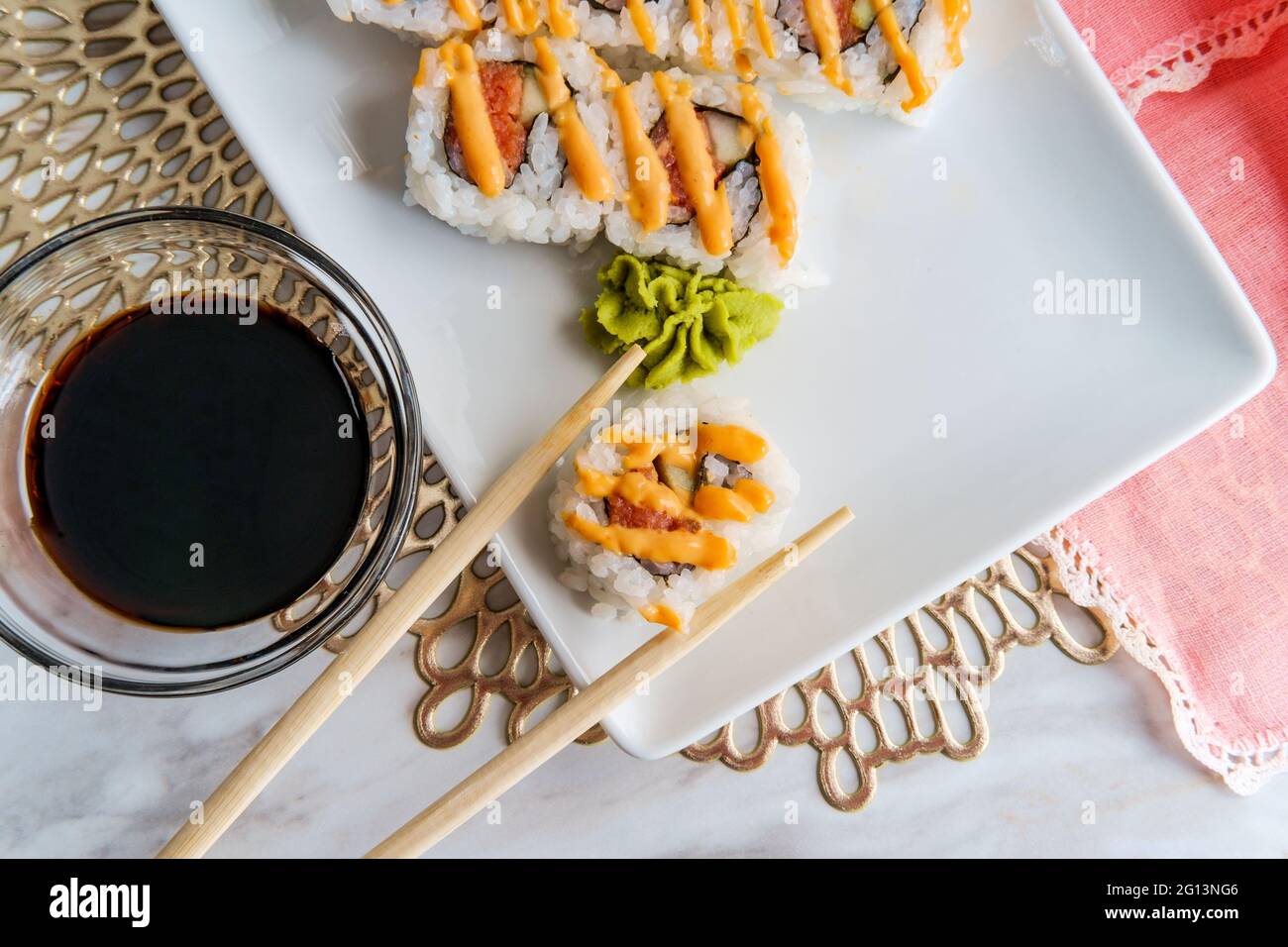 Japanese salmon sushi with spicy sriracha kewpie mayonnaise Stock Photo