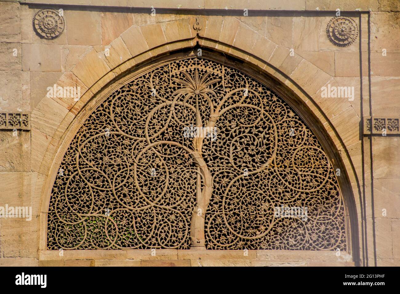 Sidi Saiyyed Mosque in Ahmedabad Stock Photo Alamy