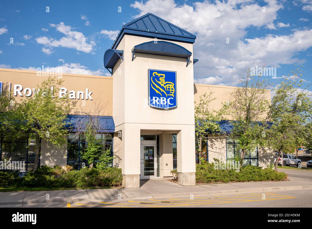 Calgary, Alberta - June 3, 2021: Exterior facade of a branch of the Royal Bank of Canada. Stock Photo
