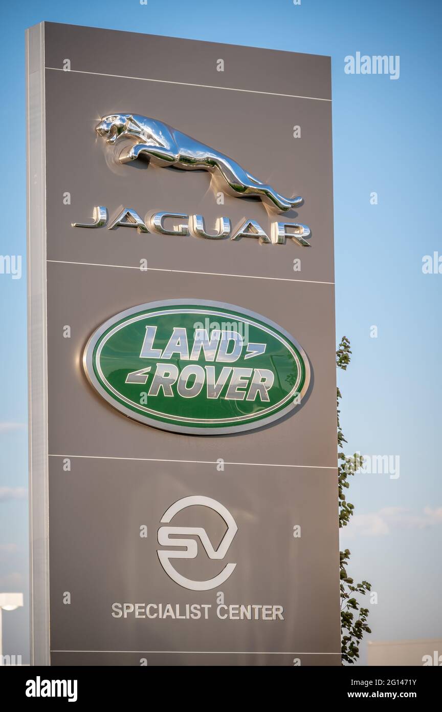 Landrover logo hires stock photography and images Alamy