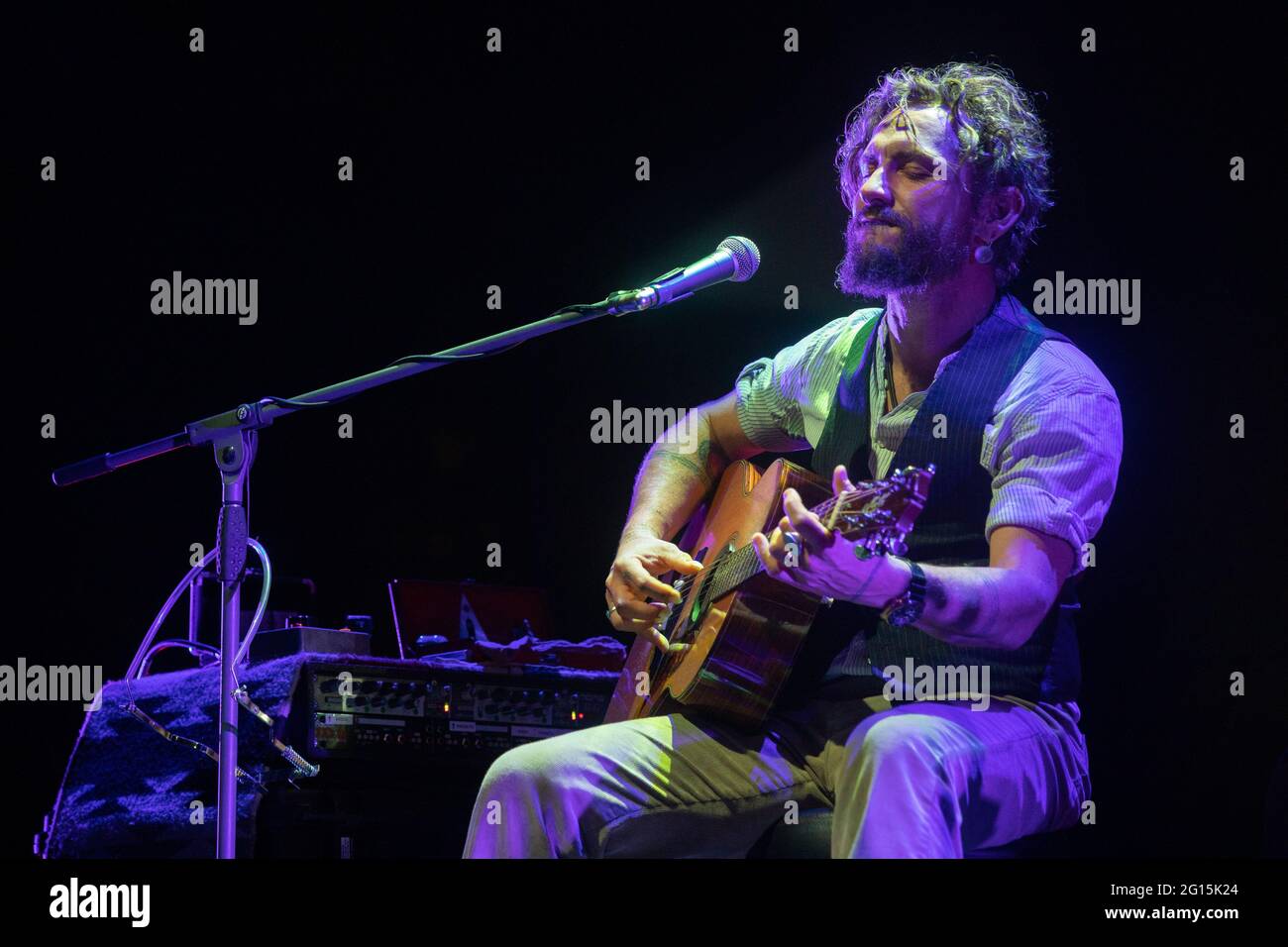 John Butler, award winning Australian singer songwriter performs a live ...