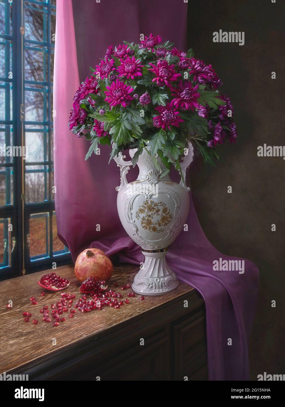 Still life with splendid bouquet of flowers Stock Photo - Alamy