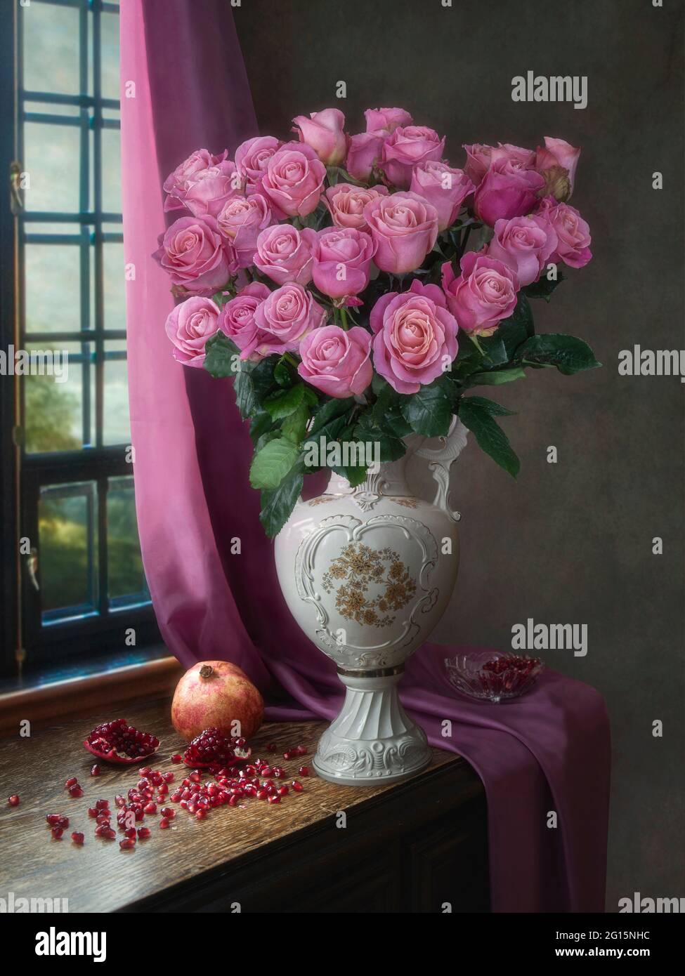 Still life with splendid bouquet of flowers Stock Photo - Alamy