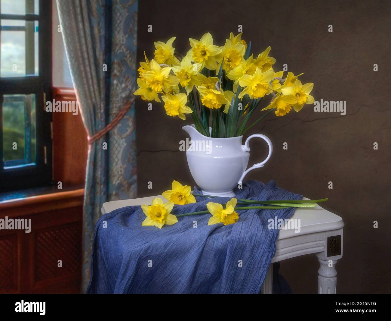 Still life with splendid bouquet of flowers Stock Photo - Alamy