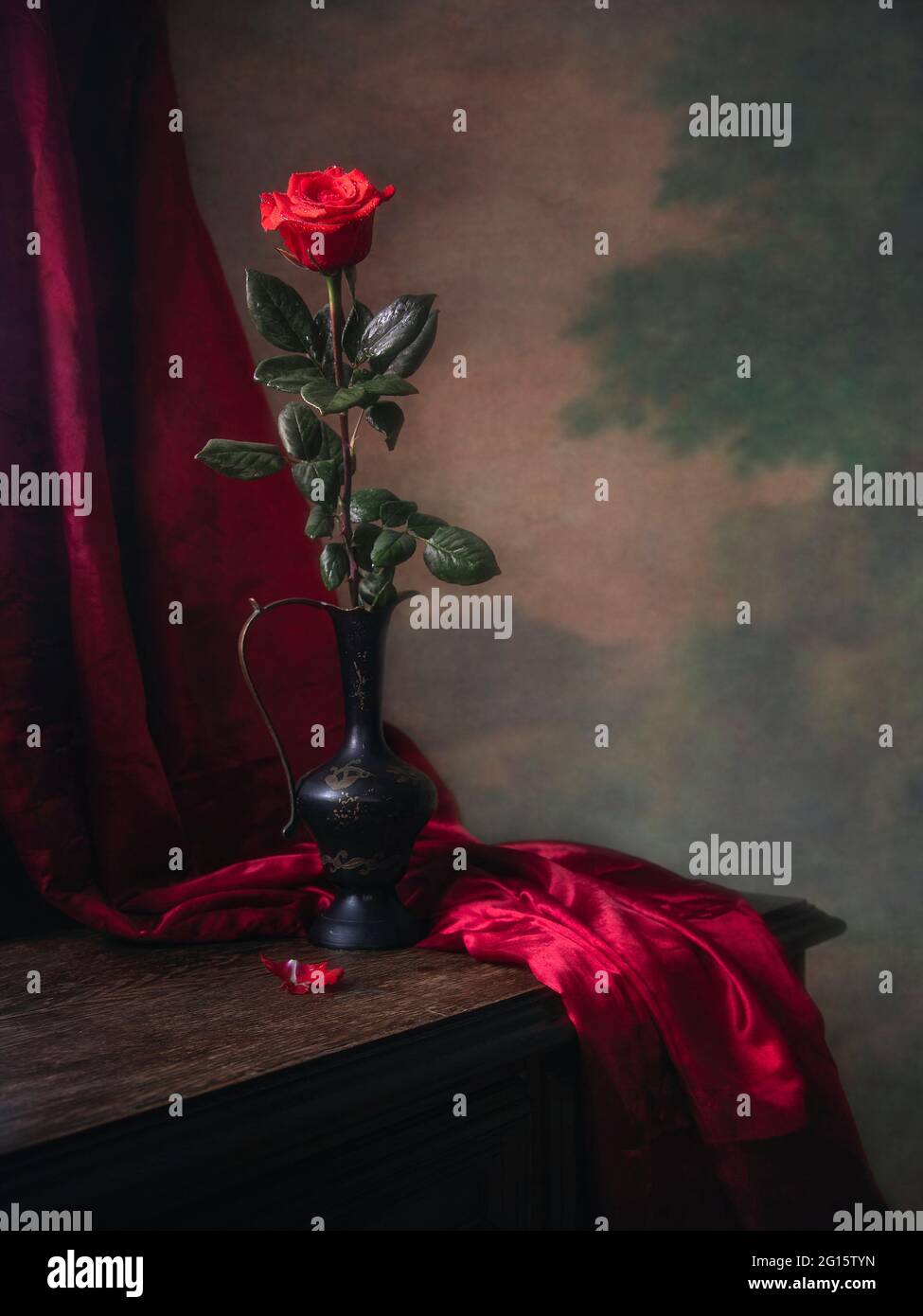 Still life with splendid bouquet of roses Stock Photo - Alamy