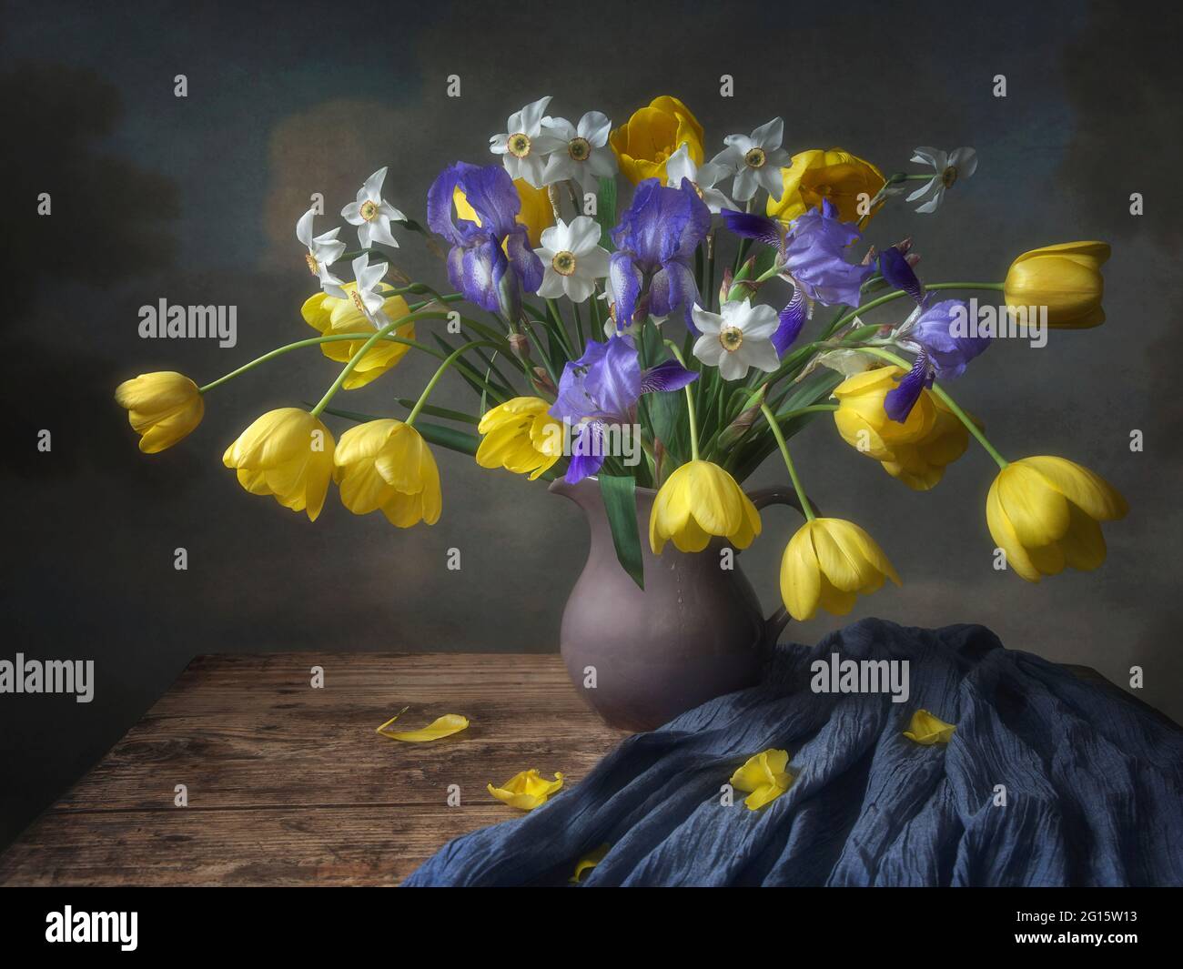 Still life with luxurious bouquet of flowers Stock Photo - Alamy