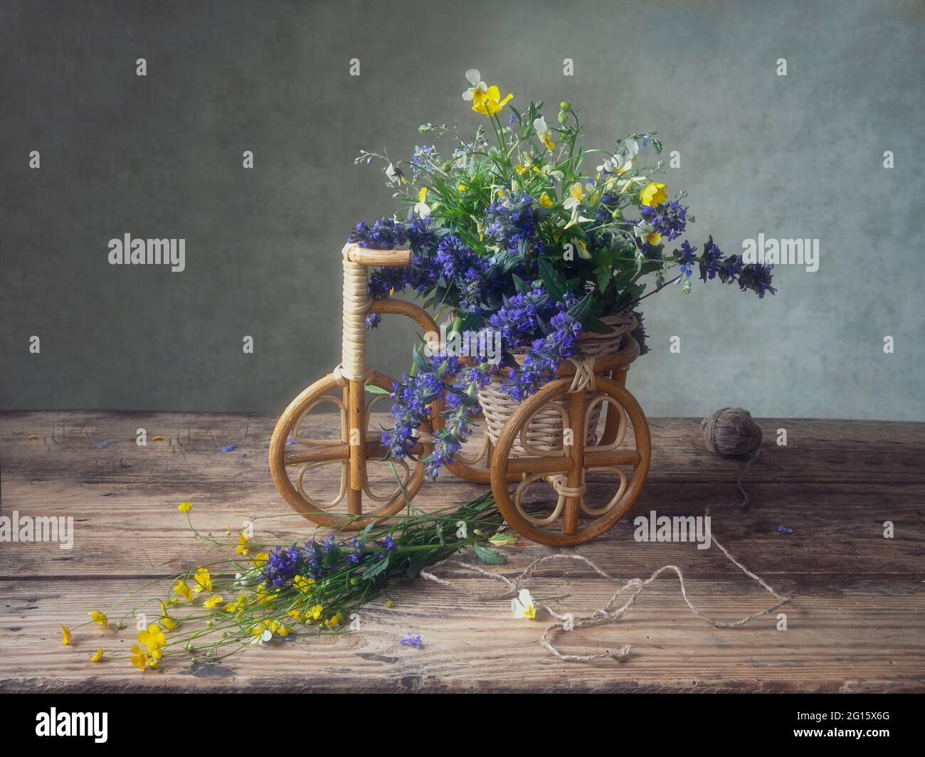 Still life with splendid bouquet of wild flowers Stock Photo - Alamy