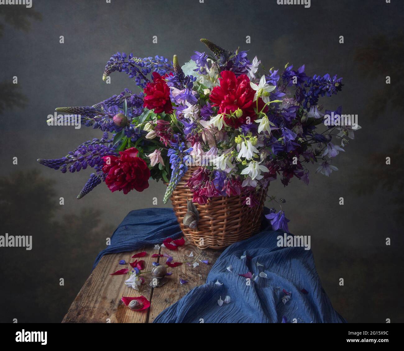 Still life with luxurious bouquet of flowers Stock Photo - Alamy