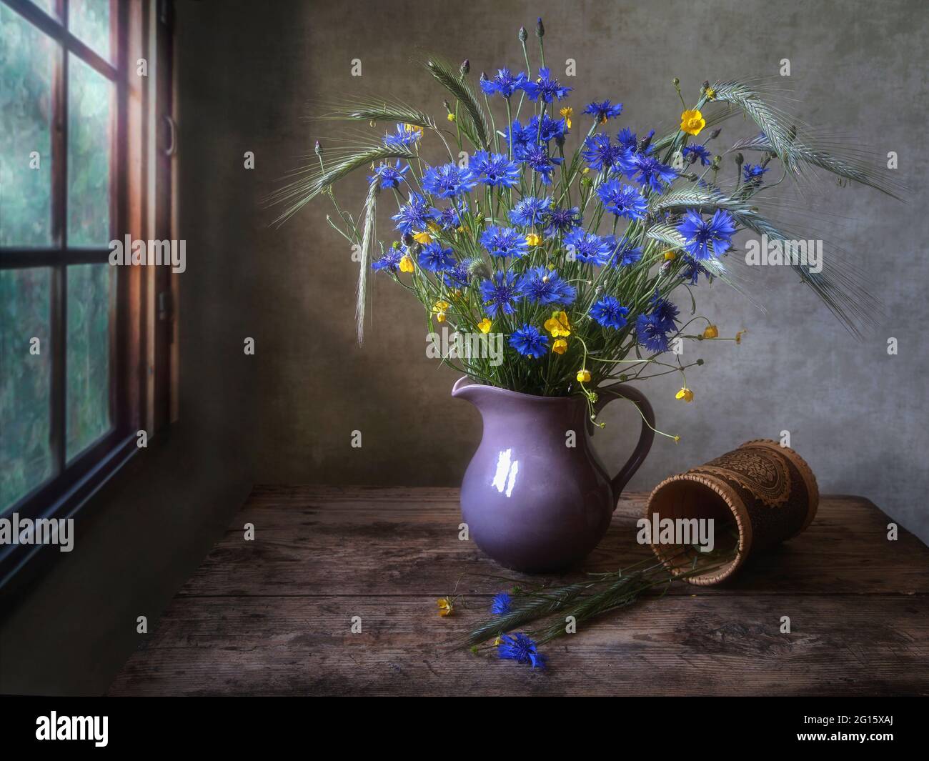 Still life with splendid bouquet of wildflowers Stock Photo - Alamy