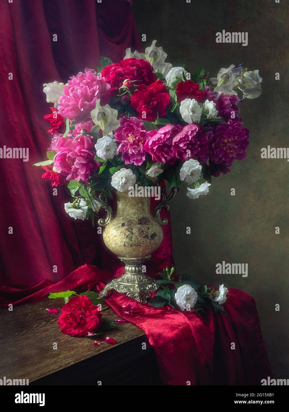 Still life with splendid bouquet of peonies Stock Photo - Alamy