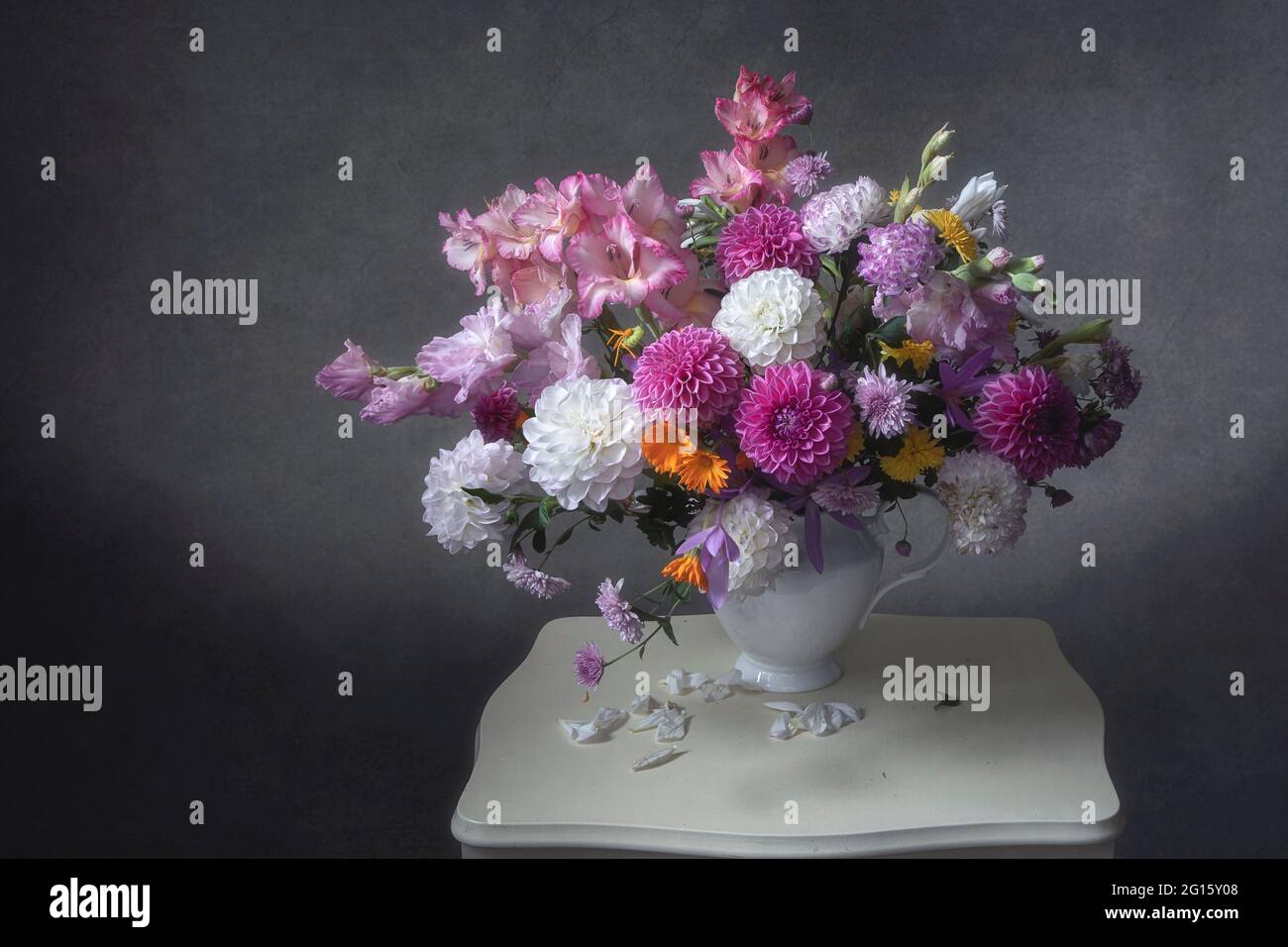 Still life with splendid bouquet of flowers Stock Photo - Alamy