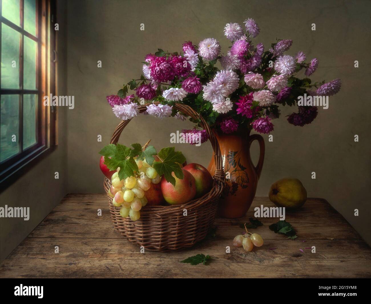 Still life with bouquet of flowers and fruits Stock Photo - Alamy