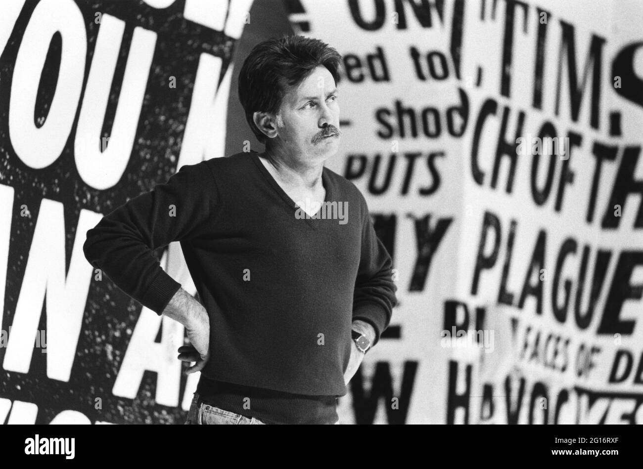Martin Sheen (Ned Weeks) in THE NORMAL HEART by Larry Kramer at the Royal Court Theatre, London SW1 20/03/1986  design: Geoff Rose  lighting: Gerry Jenkinson  director: David Hayman Stock Photo
