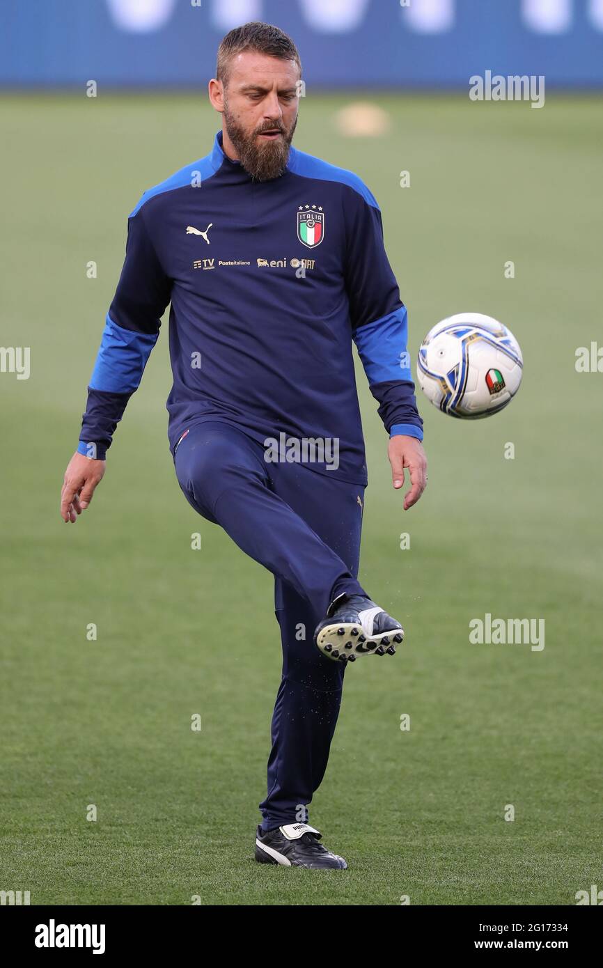 Bologna, Italy, 4th June 2021. Former AS Roma legend and actually Italy Assistant coach Daniele De Rossi during the warm up prior to the International Football Friendly match at Stadio Dall'Ara, Bologna. Picture credit should read: Jonathan Moscrop / Sportimage Stock Photo