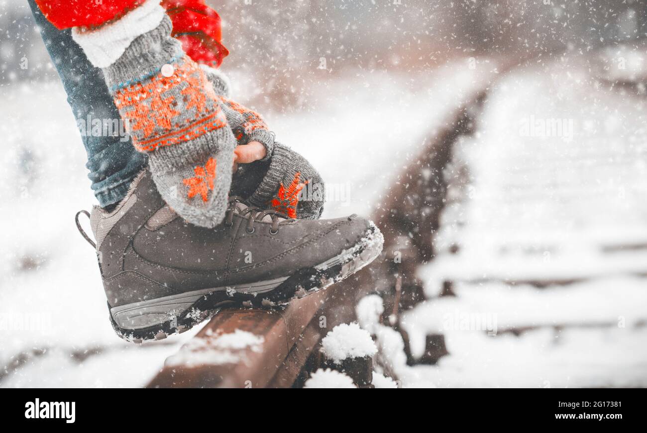 sneakerhead lace tying