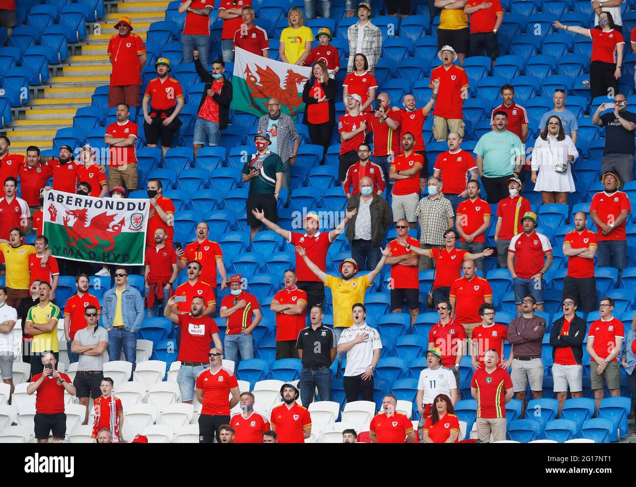 Welsh fans in the stands hi-res stock photography and images - Alamy