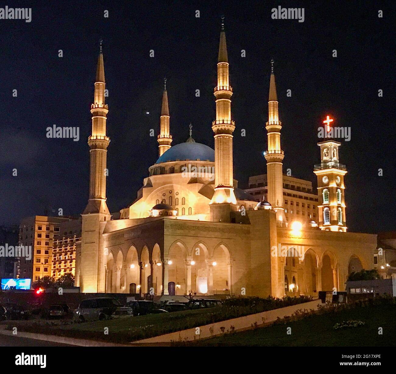 Mohammad Alamin Mosque and Saint George Maronite Cathedral, Beirut, Lebanon Stock Photo