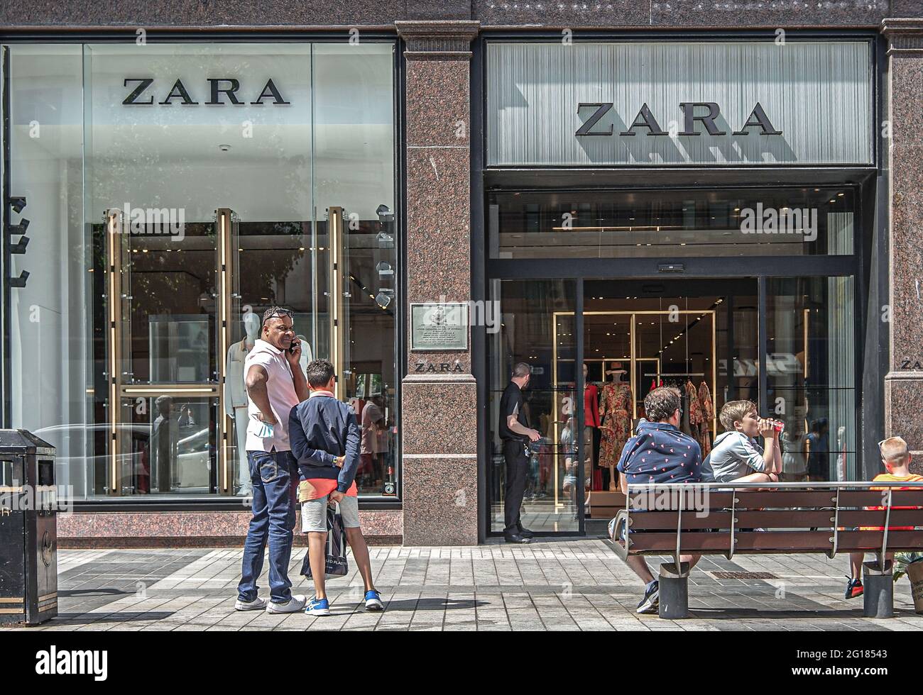 Customers wait outside Zara Fashion Store on Royal Avenue in Belfast.  (Photo by Michael McNerney / SOPA Images/Sipa USA Stock Photo - Alamy