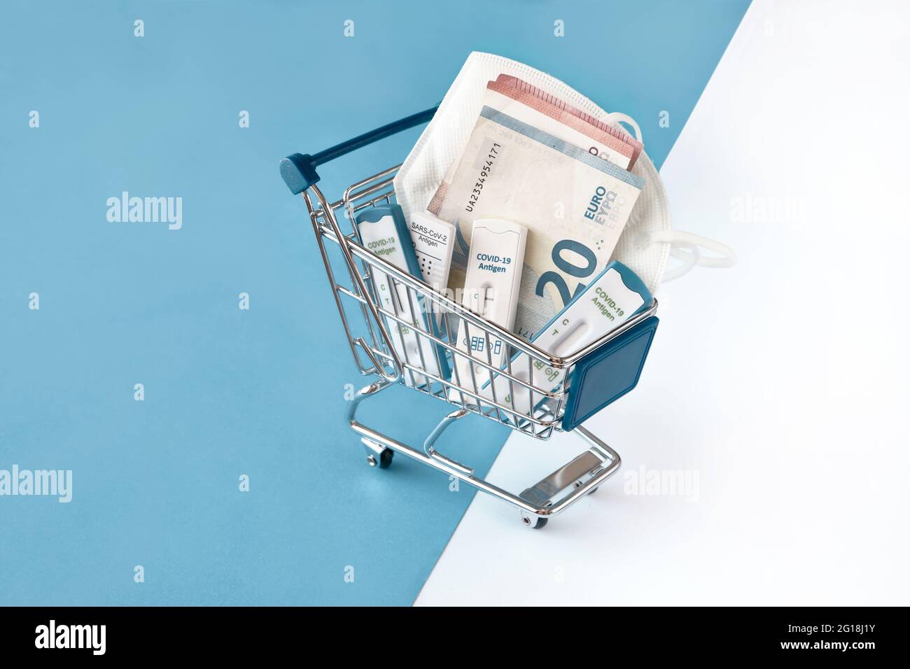 Cost of shnelltest, rapid corona test in German language. Shopping cart