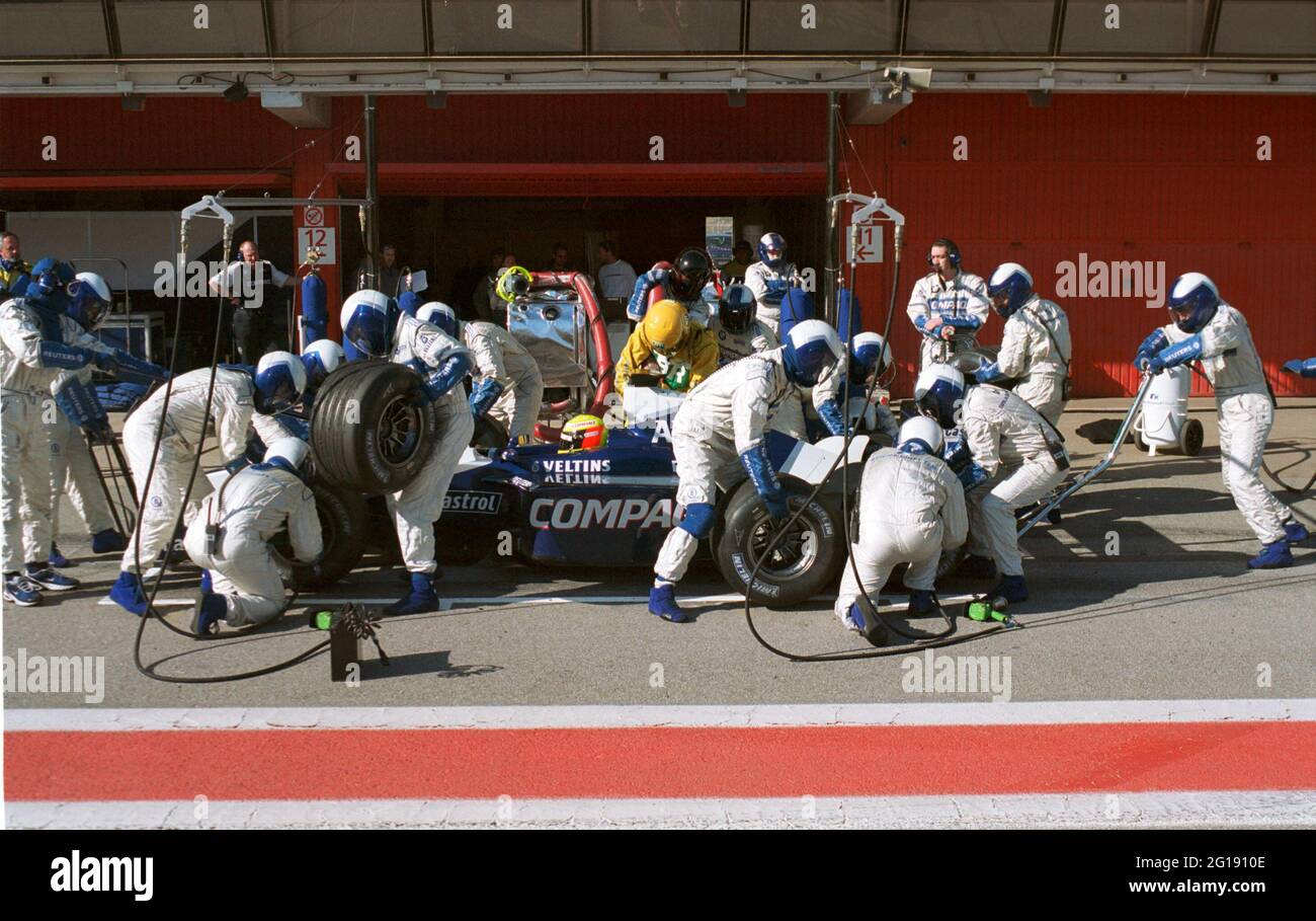 Circuito de Catalunya near Montmelo Spain 28.2.-2.3.2002, Motorsport: Formula One winter testing - Ralf SCHUMACHER BMW-Williams pit stop Stock Photo