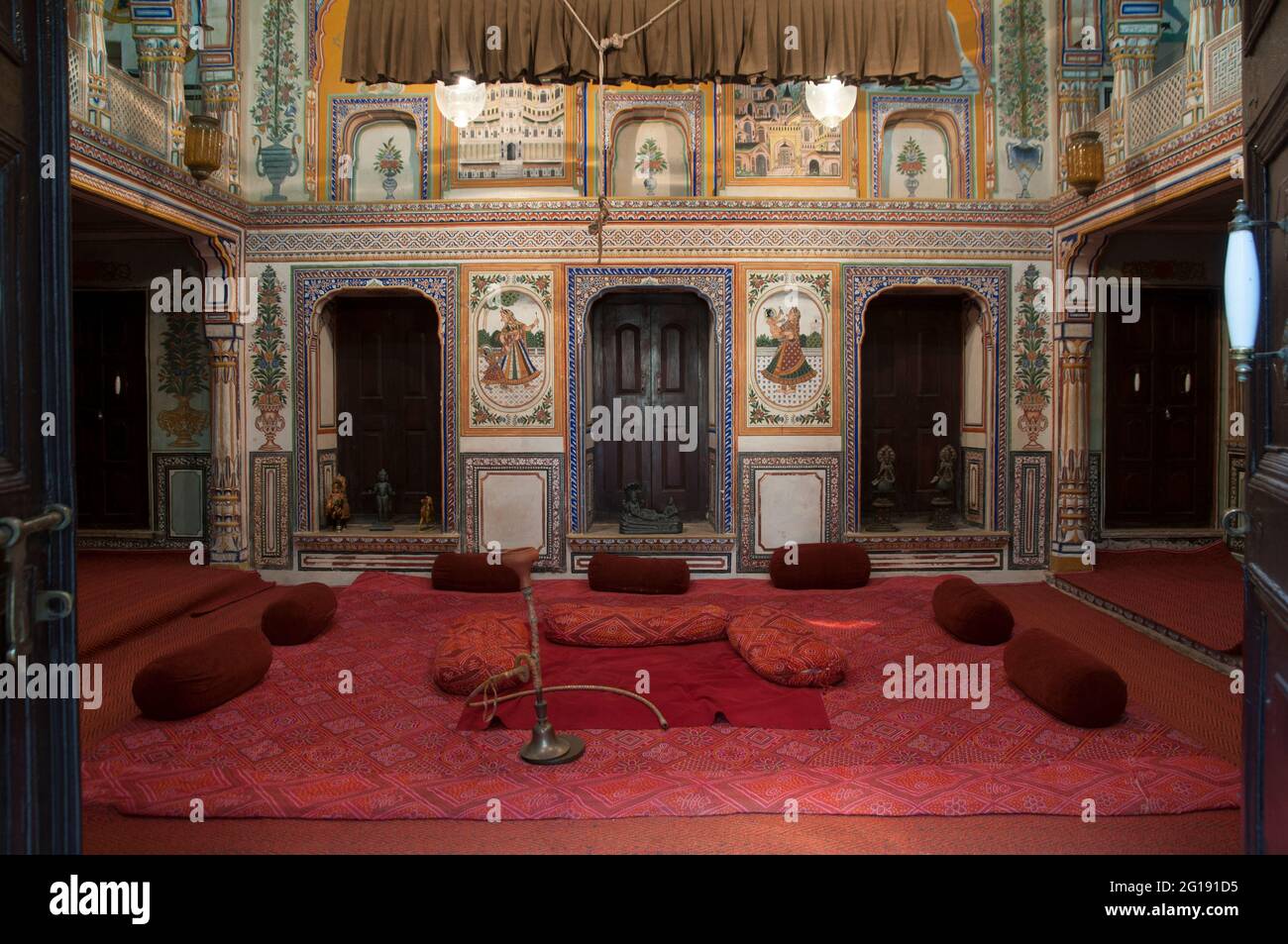 Interiors of haveli hi-res stock photography and images - Alamy