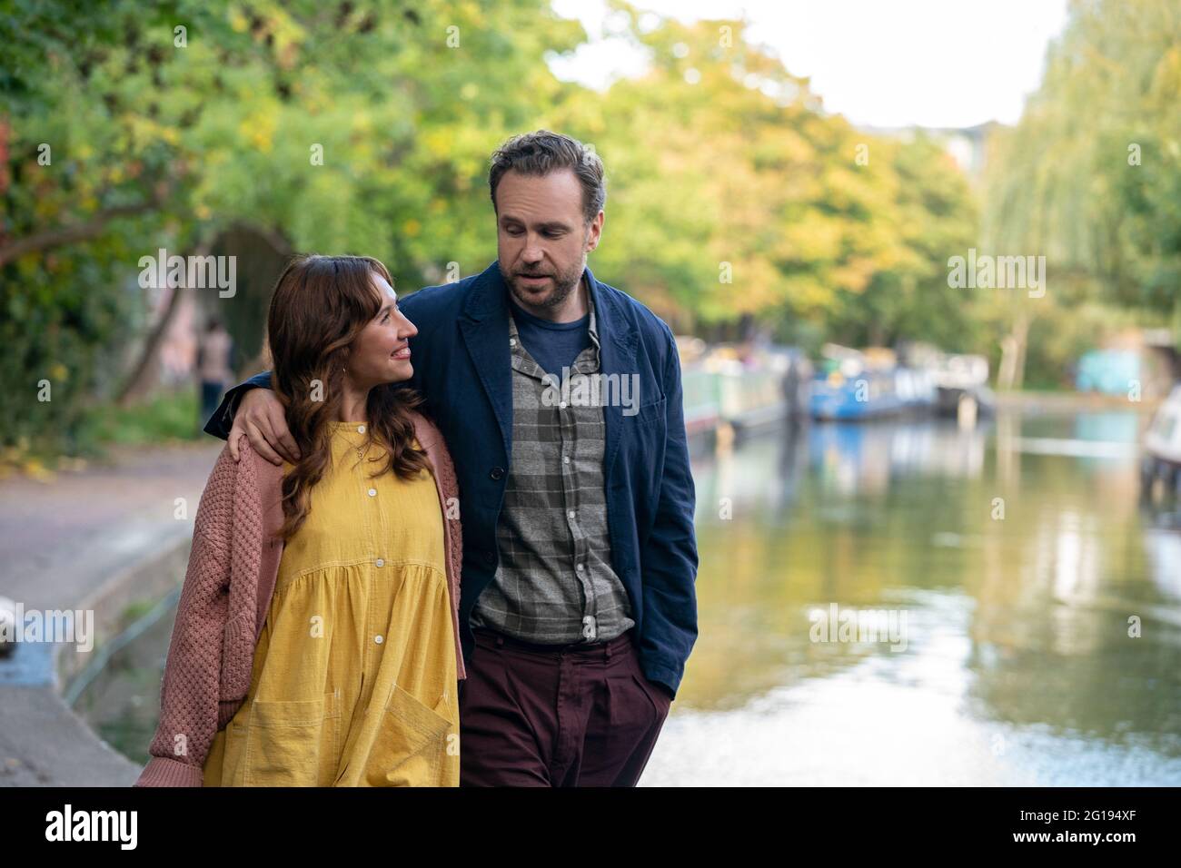 rafe-spall-esther-smith-hi-res-stock-photography-and-images-alamy