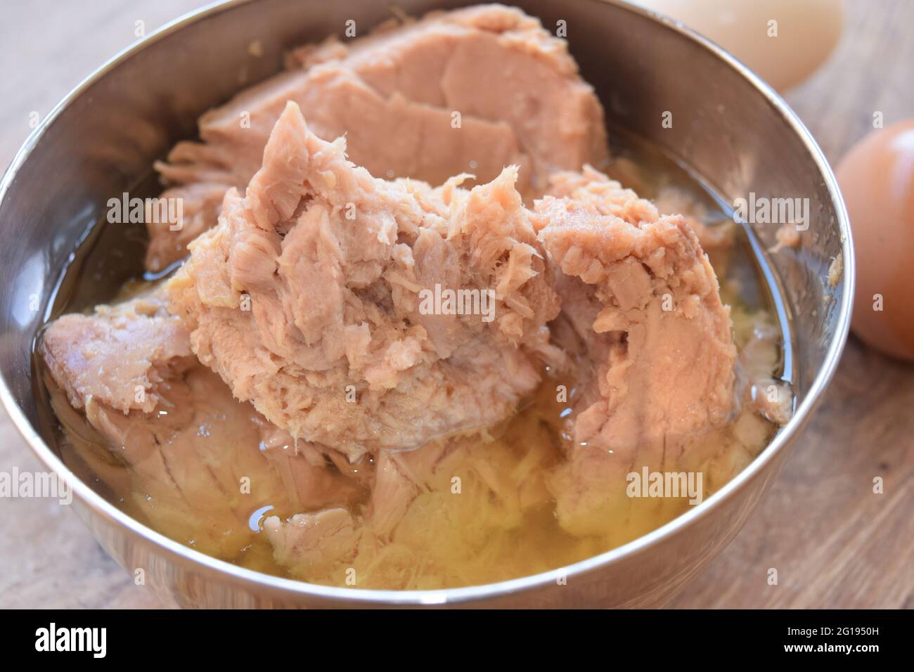 tuna in oil ready to prepare summer food Stock Photo Alamy
