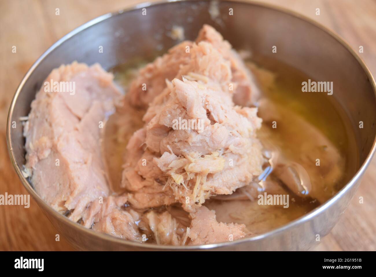 tuna in oil ready to prepare summer food Stock Photo Alamy
