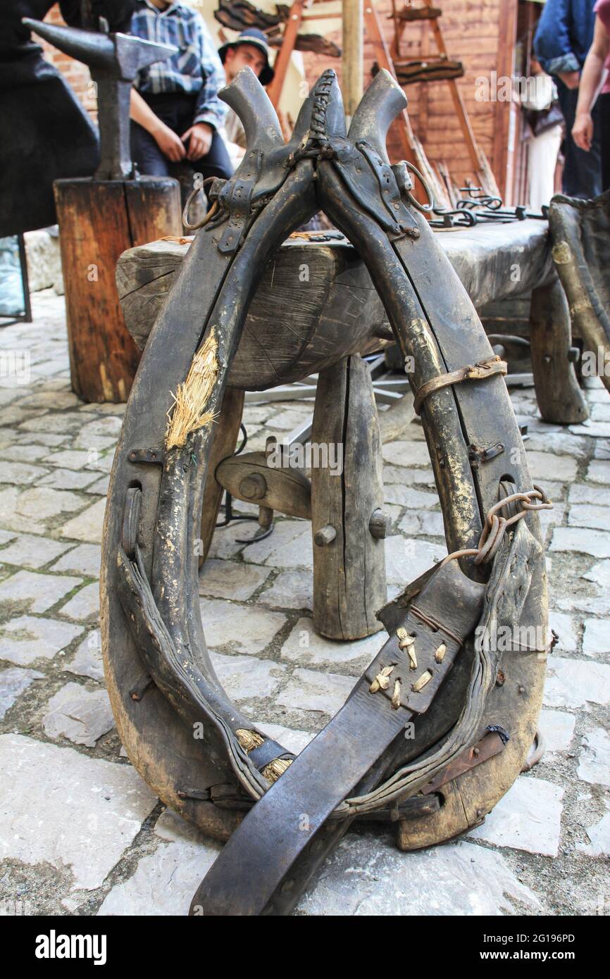 Horse collar medieval hires stock photography and images Alamy