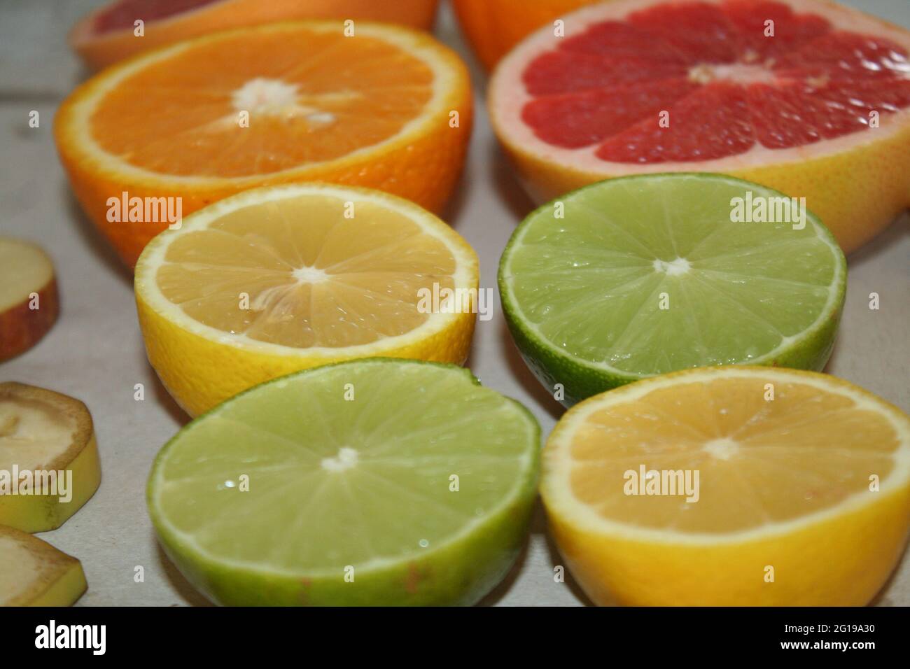 Halved citrus plant hi-res stock photography and images - Alamy