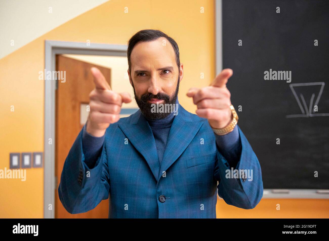 TONY HALE in THE MYSTERIOUS BENEDICT SOCIETY (2021) -Original title: A MISTERIOSA SOCIEDADE BENEDICT-, directed by JAMES BOBIN. Credit: Walt Disney Television / 20th Television / Album Stock Photo