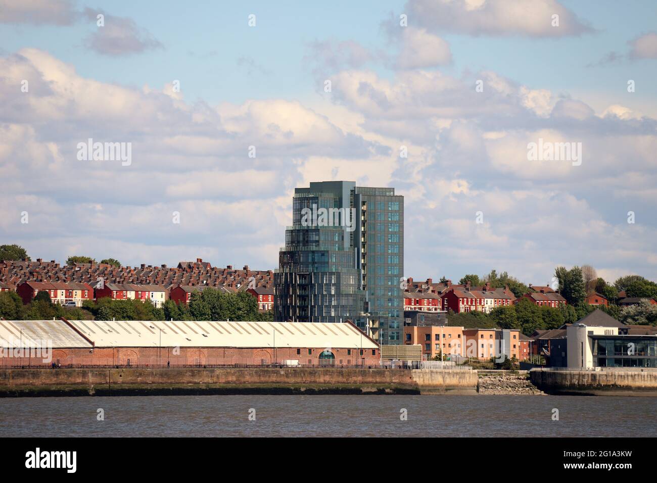 New tower of apartments at Herculaneum Quay in Liverpool Stock Photo