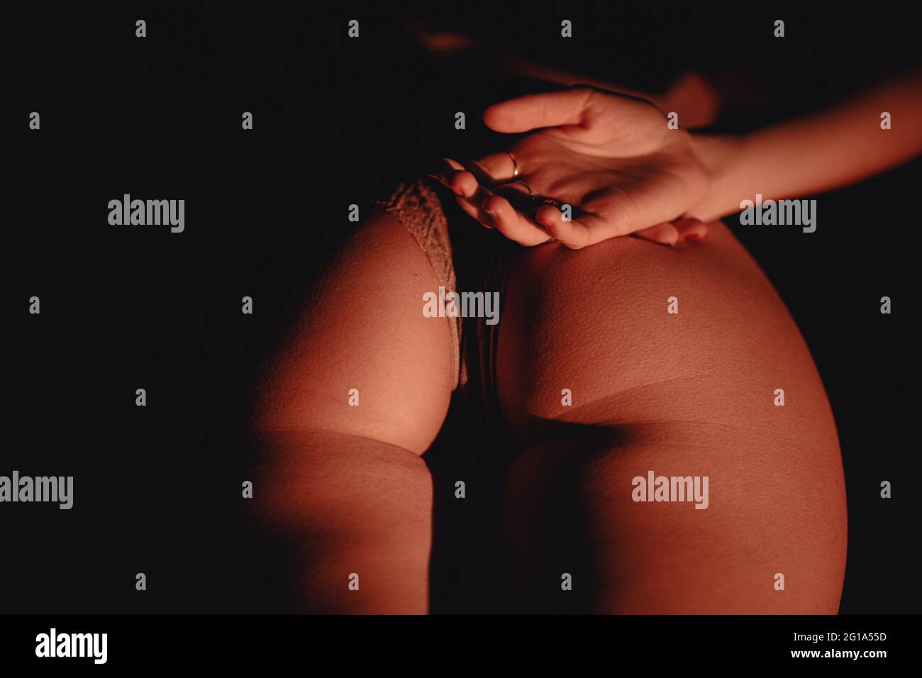 girl butt nudist) 