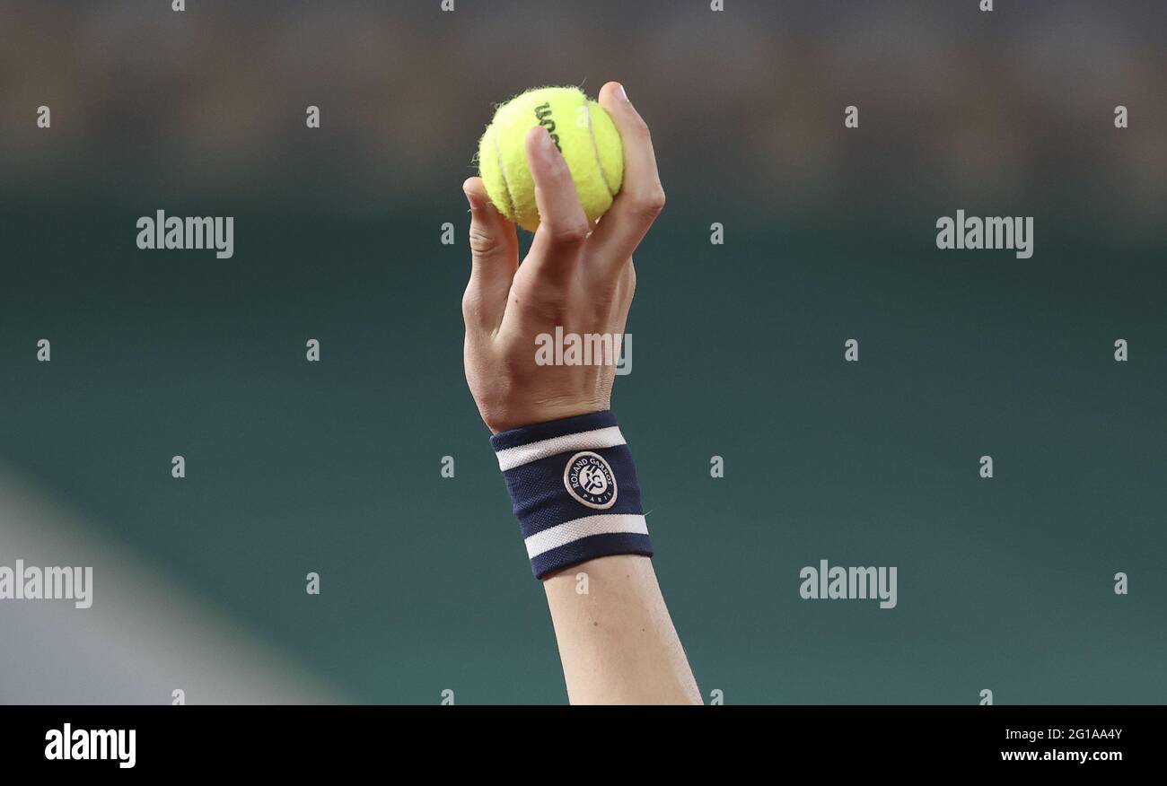 Wilson tennis ball hi-res stock photography and images - Alamy