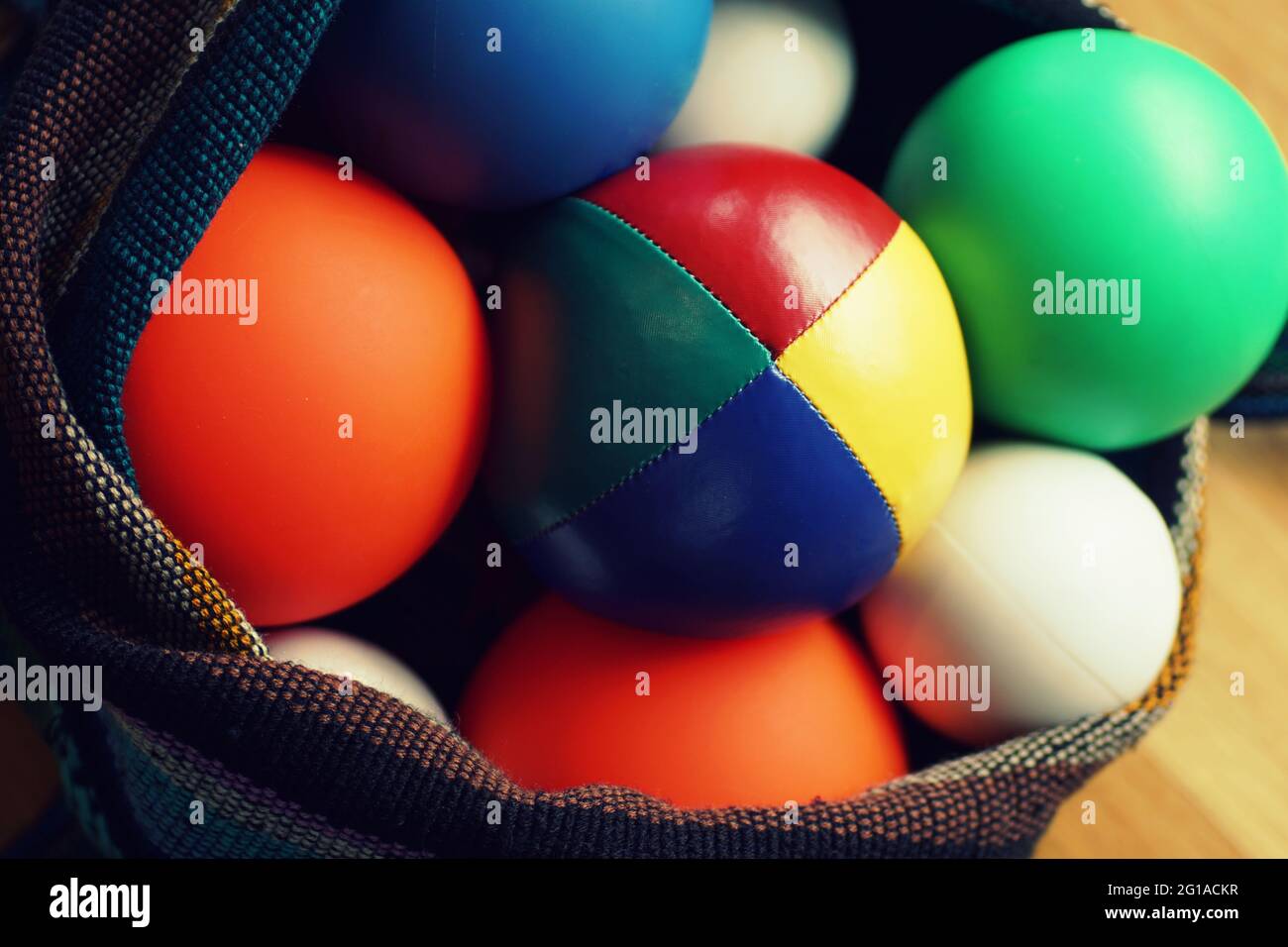 Juggle bag hires stock photography and images Alamy