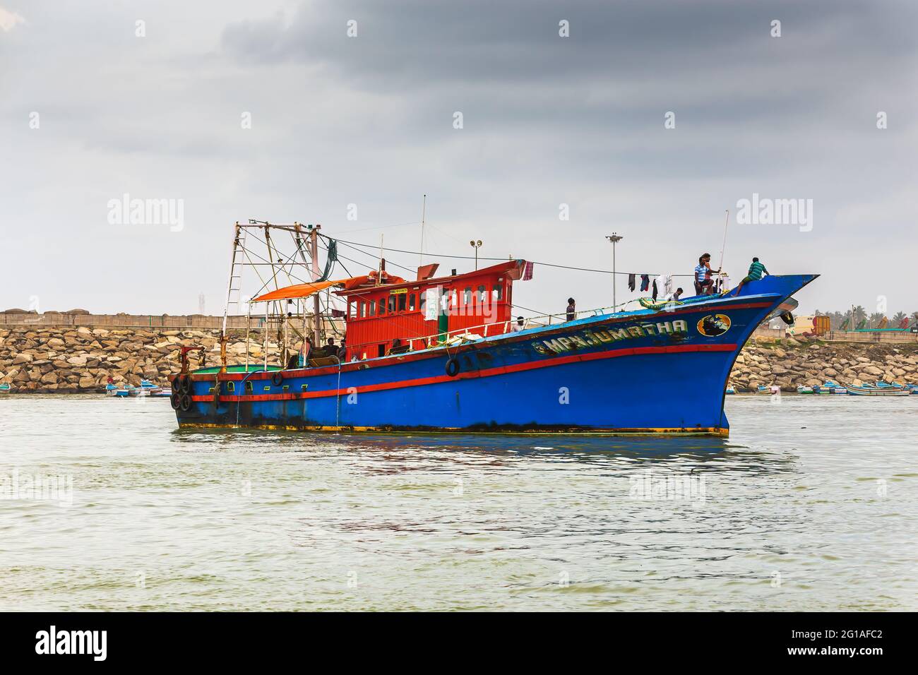Fishing boats in kanyakumari hi-res stock photography and images - Alamy