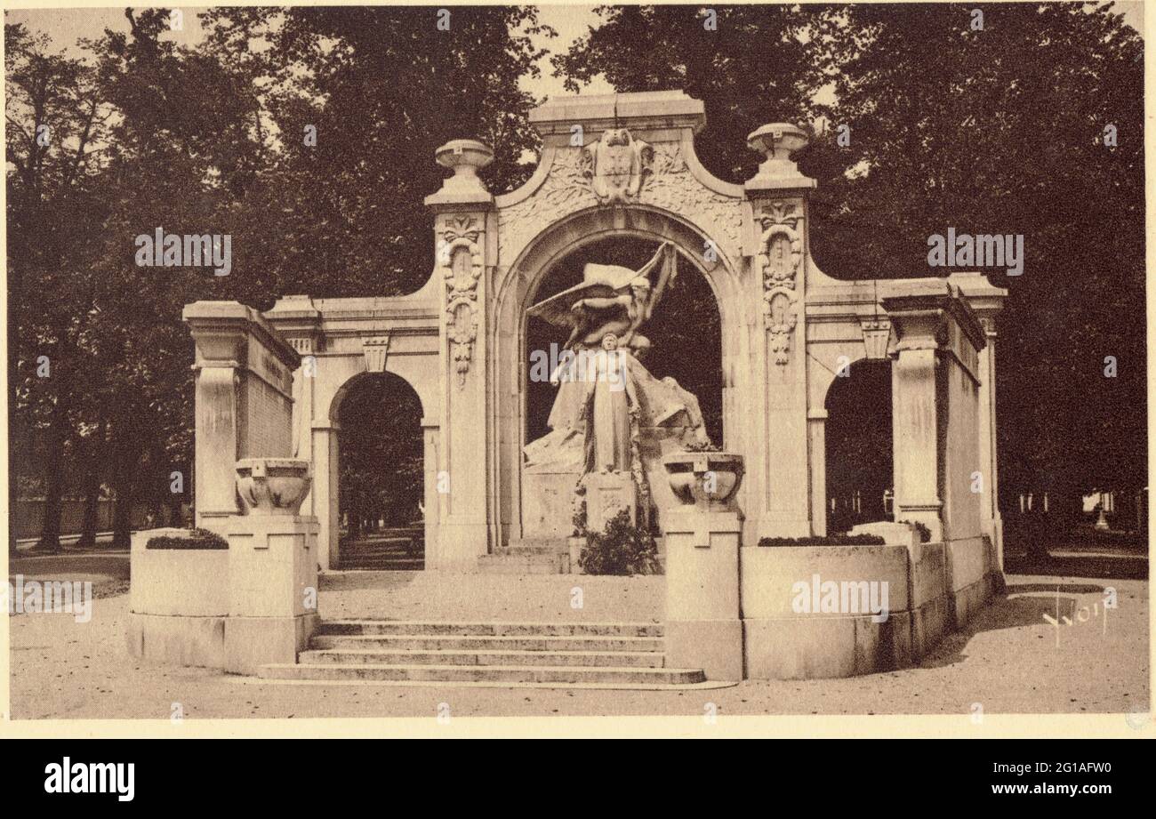 monument aux mort de Bourg en Bresse, Ain Stock Photo - Alamy