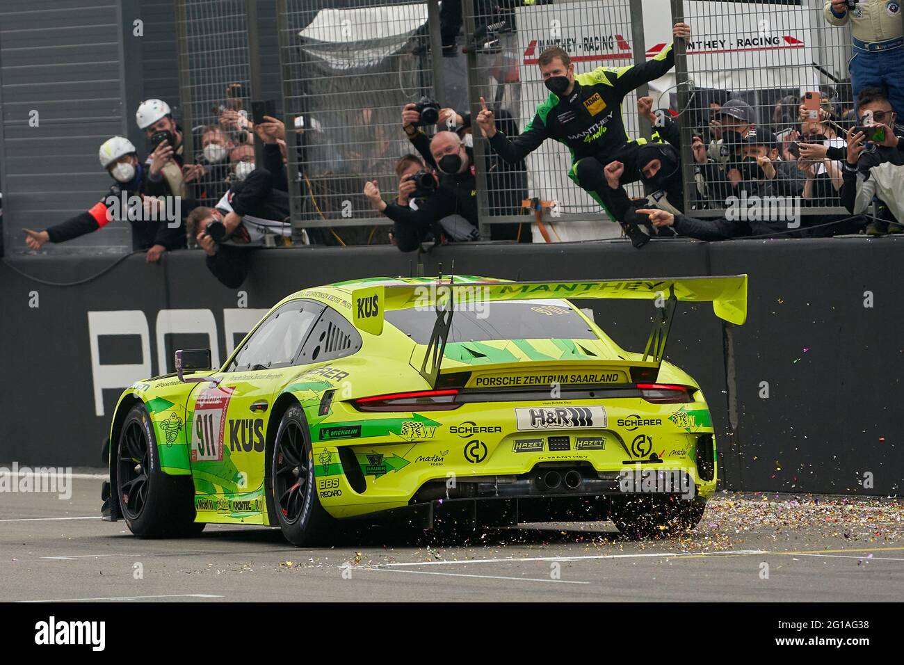 Manthey Racing Porsche 911 GT3 RSR サイン入り 1/18 Minichamps 2023 Porsche 911 GT3 R #90 3rd Norisring DTM