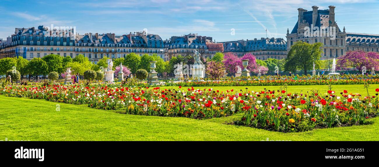With the sculpture park the sculptures in the public space hires stock photography and images