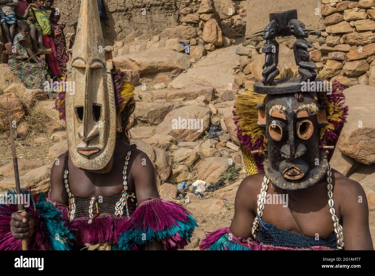 Dogon masks and mask dancers in Mali, West Africa Stock Photo - Alamy