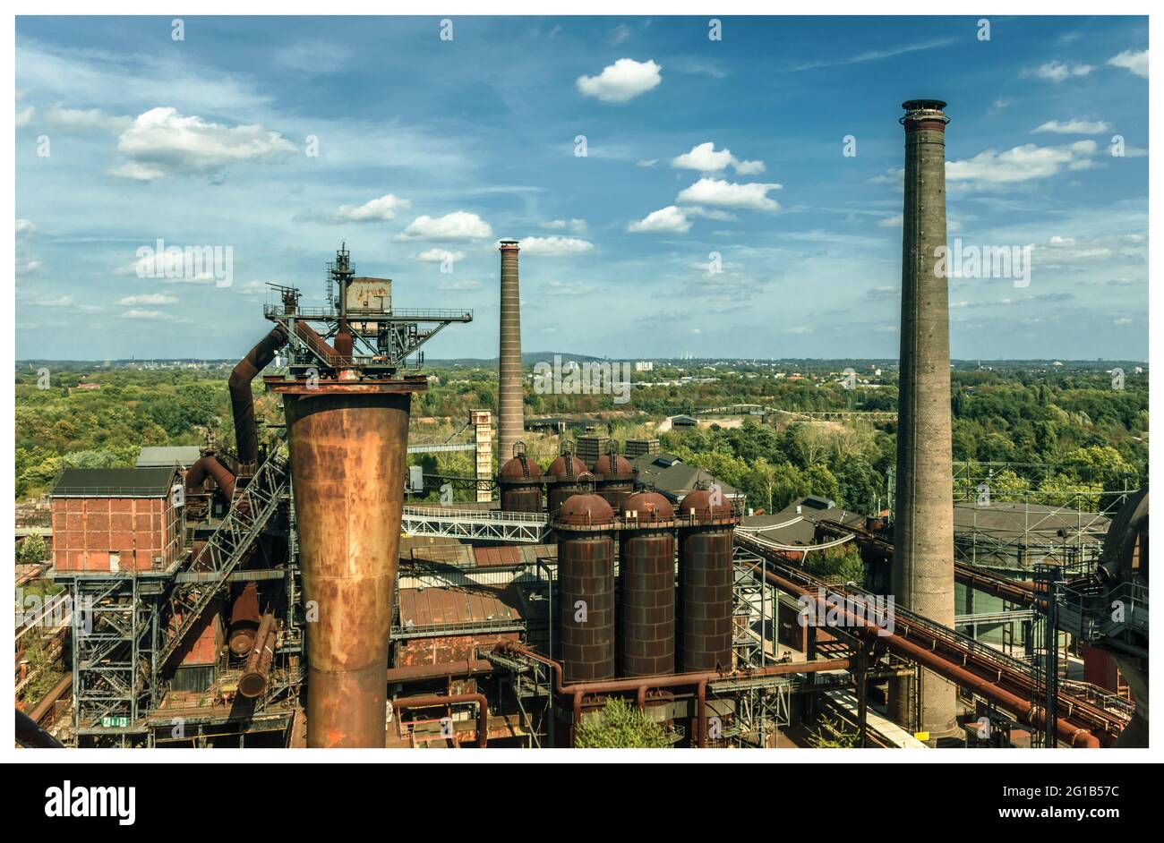 Stahlfabrik und Eisenhüttenwerk im Landschaftspark Duisburg Nord mit stillgelegtem Hochofen und Hüttenwerk Stock Photo
